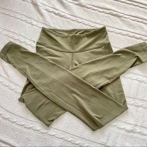 olive green lulu lemon wunder under low rise leggings